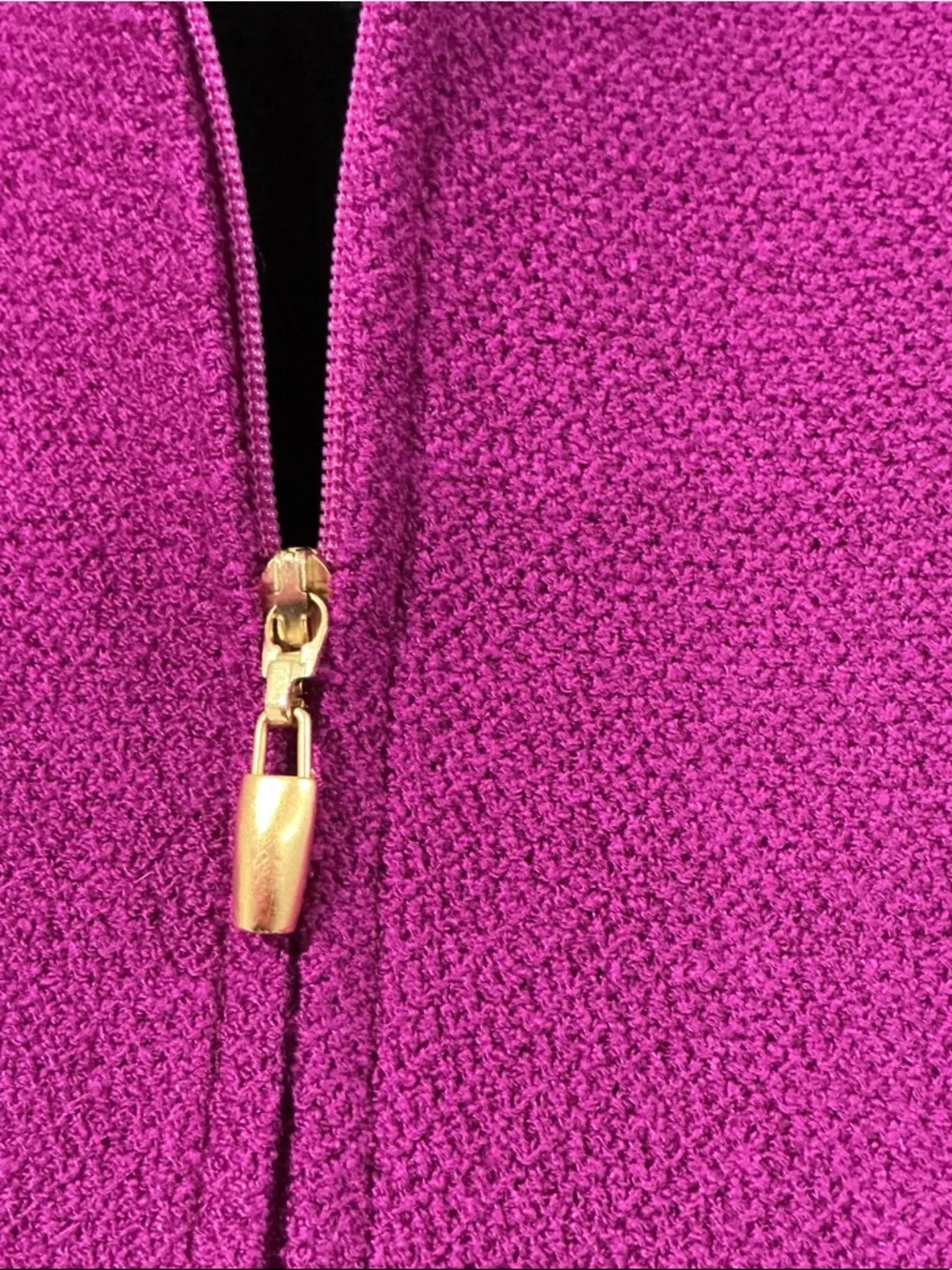 St. John Collection Fushia duster jacket. Size 6 - Picture 3 of 10